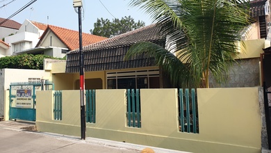 Jual Segera Rumah Mewah area Pulo Gadung, Jakarta Timur, LT 220 m2