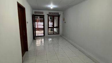 Disewakan Cepat Rumah Bagus dengan Lahan Luas 102 m2 Kawasan Kelapa Gading