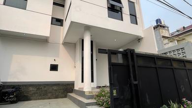 Jual Rumah Eksklusif LT 163 m2 Kawasan Pulo Gadung, Jakarta Timur