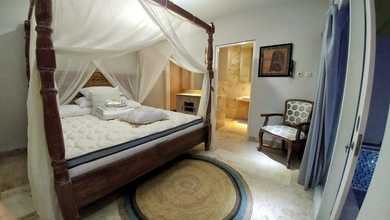 Villa Di Kelilingi Tempat Wisata Seminyak Badung Bali Rj