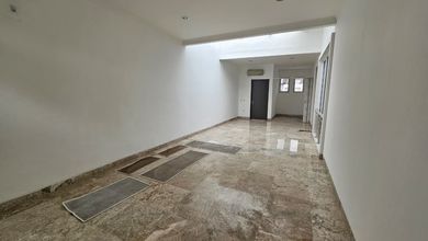 Hunian Mewah di BSD City, Tangerang, 4 Kamar Tidur, LT 300m²