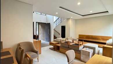 Rumah Prestisius di Kawasan BSD, Tangerang Selatan, LB 215m², Harga 6 Miliar