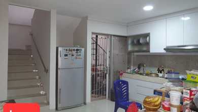 Rumah Elegan di Meruya, Jakarta Barat, 4 KT, LT 128m²