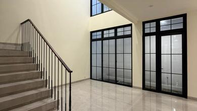 Rumah Sewaan Murah di Gading Serpong, Tangerang, 4 KT, Harga 150 Juta /tahun