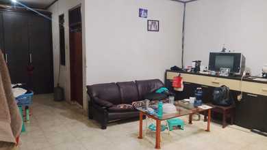 Rumah Dijual di Taman Meruya, Jakarta Barat, LB 80m², Harga Kompetitif!