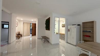 Disewakan Rumah Terjangkau di Permata Buana, Jakarta Barat, LT 136m²