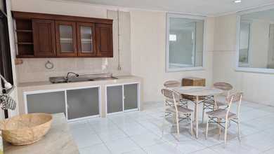 For Sale rumah Premium di Permata Buana, Jakarta Barat - LT 180m²