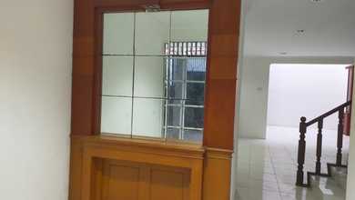 Rumah Sederhana Disewakan di Permata Buana, Jakarta Barat, Harga Ekonomis