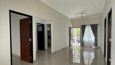 Rumah Elegan di Graha Raya Bintaro, Tangerang Selatan, 3 Kamar Tidur, LT 120m²