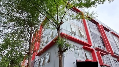 Jual Ruko 4 Lantai Hook / Hoek Furnished Murah, Strategis, Luas Dalam Komplek Ruko - Kalideres, Jakarta Barat (Disewakan Full Ruko / Per Lantai)