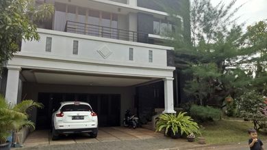 For Sale rumah Mewah di Raffles Hills, Jakarta Timur - LT 297m²