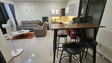 Disewakan Cepat Rumah Cantik dengan Tanah Luas 84 m2 Kawasan Gading Serpong