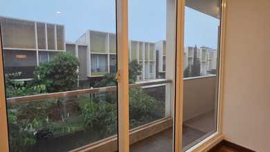 Rumah Elegan di Gading Serpong, Tangerang, 4 Kamar Tidur, LT 204m²