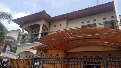 Rumah Mewah di Duri Kosambi, Jakarta Barat, 3 KT, LT 246m²