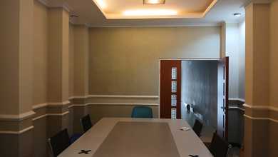 Ruko Strategis 4 Lantai Tengah Kota Di Salemba .cocok Untuk Invest