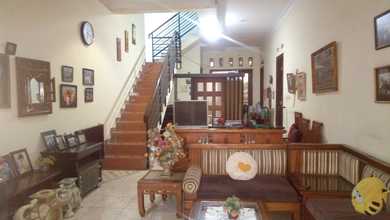 Penawaran Langka, rumah Mewah di Matraman, Jakarta Timur, LB 228m²