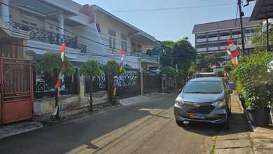 Rumah Dijual di Kebon Jeruk, Jakarta Barat, LB 180m², Harga Kompetitif!