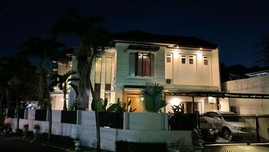 Rumah Elegan di Sektor 3A-Bintaro, Jakarta Selatan, 5 KT, LT 295m²