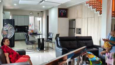 Dijual rumah Eksklusif di Kebon Jeruk, Jakarta Barat - LT 144m²