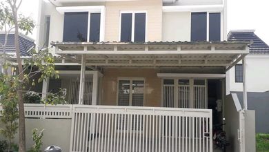 Kesempatan Eksklusif, rumah Prestisius di Citraland, Surabaya, LB 240m²