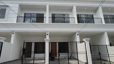 Dijual rumah Premium di Tanjung Duren Utara, Jakarta Barat - LT 80m²
