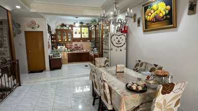 Kesempatan Eksklusif, rumah Mewah di Jelambar, Jakarta Barat, LB 360m²