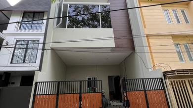 Hunian Mewah di Duri Kepa, Jakarta Barat, 4 Kamar Tidur, LT 74m²
