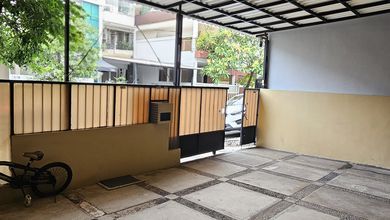 Rumah Elegan di Kembangan, Jakarta Barat, 3 KT, LT 144m²