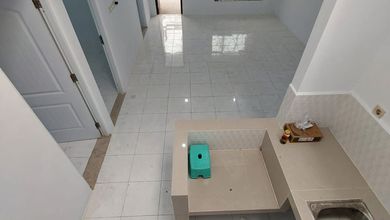Dikontrakkan Rumah Murah di Tanjung Duren, Jakarta Barat, LT 99m²