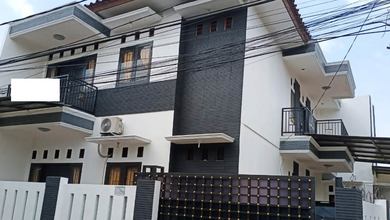 Kesempatan Eksklusif, rumah Prestisius di Pondok Kelapa, Jakarta Timur, LB 250m²