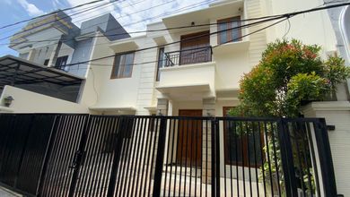 Rumah Mewah di Kawasan Tebet, Jakarta Selatan, LB 250m², Harga 3,1 Miliar