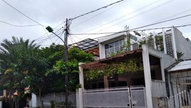 Rumah Mewah di Kawasan Duren Sawit, Jakarta Timur, LB 450m², Harga 3,9 Miliar