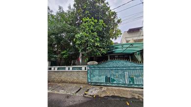 Rumah Elegan di Kebayoran Lama, Jakarta Selatan, 3 Kamar Tidur, LT 320m²