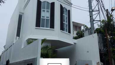 Hunian Mewah di Kemang, Jakarta Selatan, 4 Kamar Tidur, LT 150m²