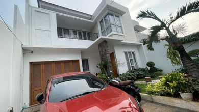For Sale rumah Mewah di Pulo Gadung, Jakarta Timur - LT 240m²