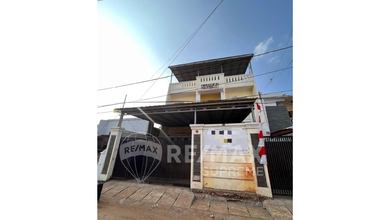 Rumah Elegan di Matraman, Jakarta Timur, 5 Kamar Tidur, LT 172m²