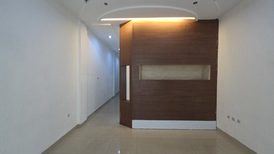 Disewakan Ruko Pluit 3 Lantai Siap Pakai