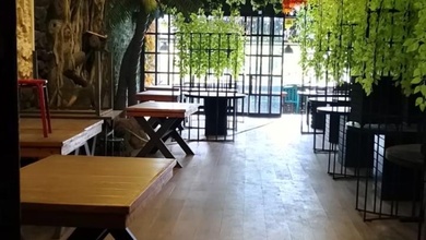 Disewakan Gedung Restoran Pluit 1000 Meter