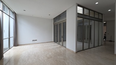 Rumah Sewa Nyaman Lokasi Pantai Indah Kapuk, Jakarta Utara, LB 450m²