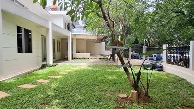 Rumah Elegan di Kebayoran Baru, Jakarta Selatan, 9 Kamar Tidur, LT 469m²