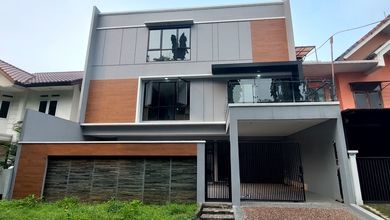 Hunian Elegan di Modernland, Tangerang, 3 Kamar Tidur, LT 240m²