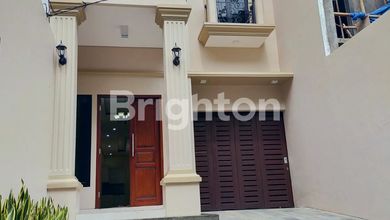 Rumah Mewah di Kemanggisan, Jakarta Barat, 3 Kamar Tidur, LT 136m²