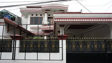 Hunian Mewah di Kebon Jeruk, Jakarta Barat, 8 Kamar Tidur, LT 407m²