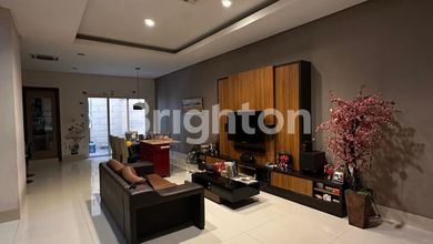 Penawaran Langka, rumah Prestisius di Pantai Indah Kapuk, Jakarta Utara, LB 350m²