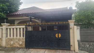 Rumah Area Luxury Jagakarsa, Jakarta Selatan - Harga Menarik 7,5 Miliar