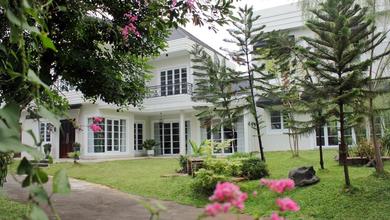 Hunian Mewah di Cinere, Depok, 4 Kamar Tidur, LT 1234m²