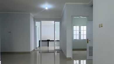 Rumah Siap Huni di Kawasan Kota Wisata, Bogor, LT 136m²