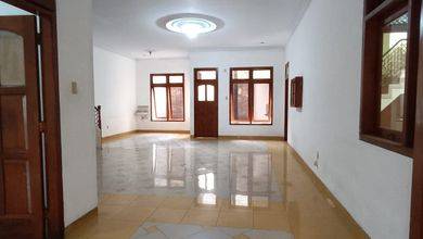 Rumah Unfurnished Siap Huni Kawasan Rawamangun