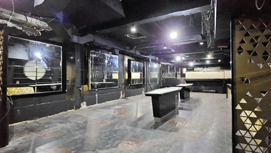 JUAL CEPAT GEDUNG 3 LANTAI EX BAR PINGGIR JALAN DI KEMANG RAYA 