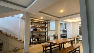 Rumah Mewah di Kawasan Pondok Aren, Tangerang Selatan, LB 180m², Harga 2,6 Miliar